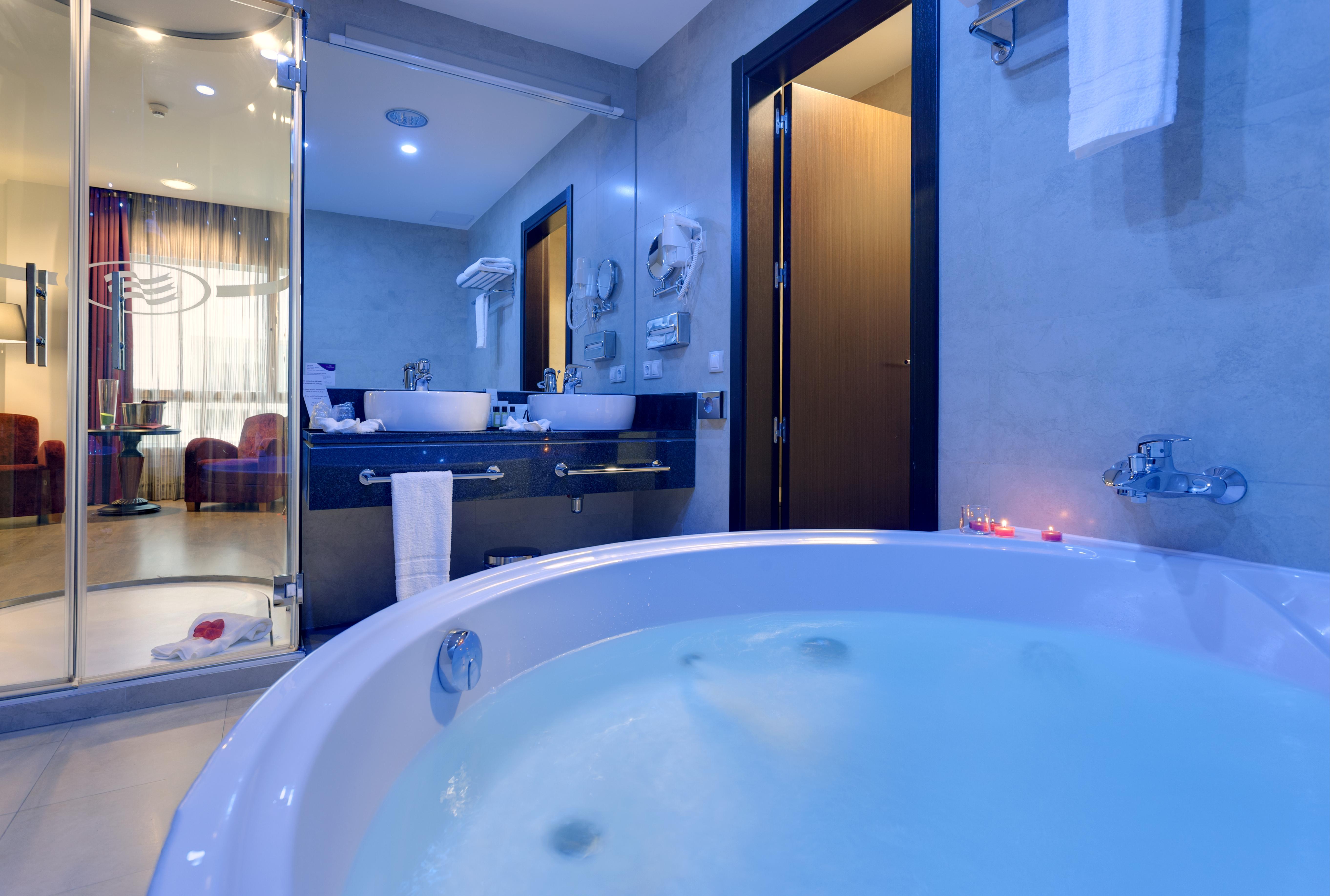 Hotel Crowne Plaza Madrid Airport Dış mekan fotoğraf